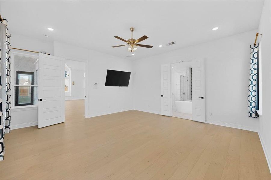 Spacious, unfurnished interior of a new home in , Prosper (Image 33).