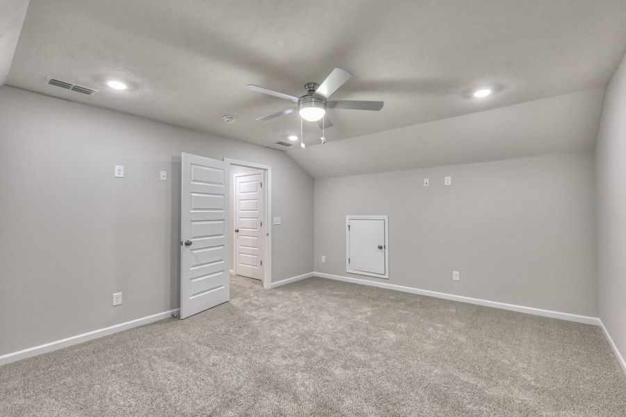 Spacious, unfurnished interior of a new home in Legacy Preserve, Tullahoma (Image 15).