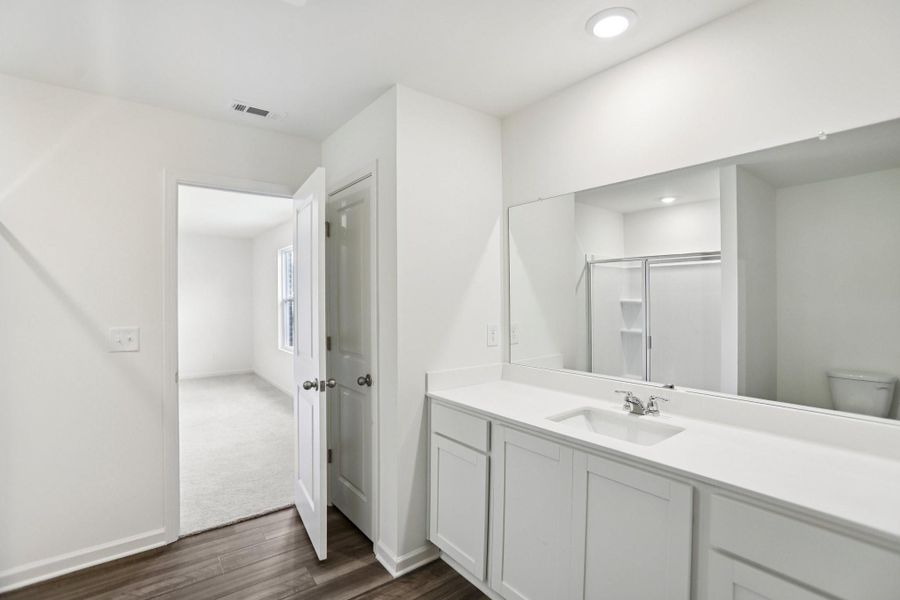 Furnished interior view inside a new home in Vida Mar, League City (Image 13). Furnished interior view inside a new home in Vida Mar, League City (Image 13).