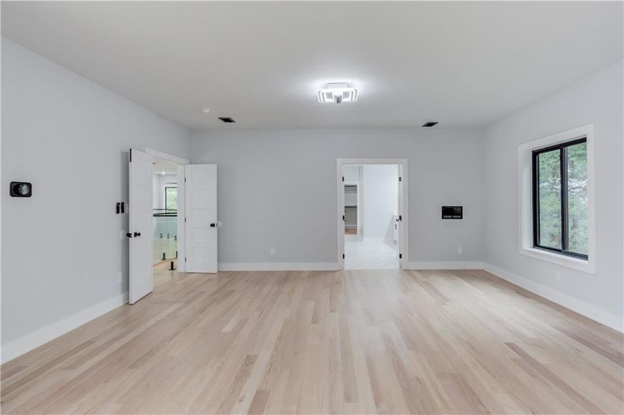 Spacious, unfurnished interior of a new home in , Atlanta (Image 61). Spacious, unfurnished interior of a new home in , Atlanta (Image 61).