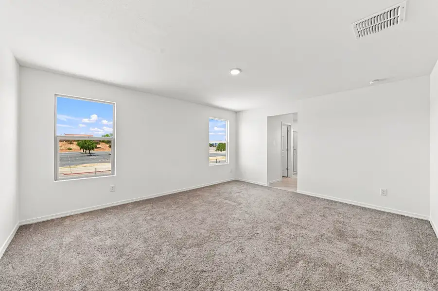 Spacious, unfurnished interior of a new home in Baker Farms, Phoenix (Image 13).