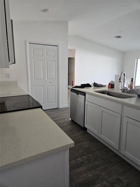 Furnished interior view inside a new home in , Cape Coral (Image 6).