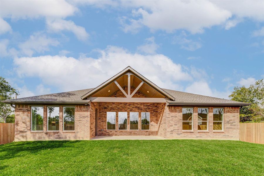 This one story still allows for a fabulous yard space. This one story still allows for a fabulous yard space.