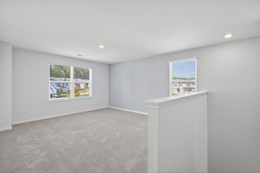 Spacious, unfurnished interior of a new home in Buice Lake, Acworth (Image 31).