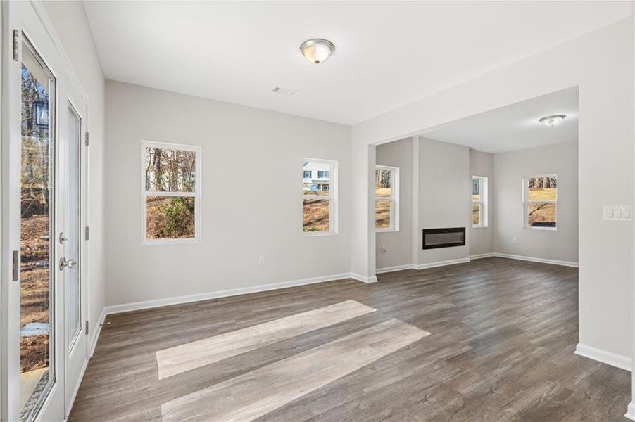 Spacious, unfurnished interior of a new home in , Temple (Image 20).