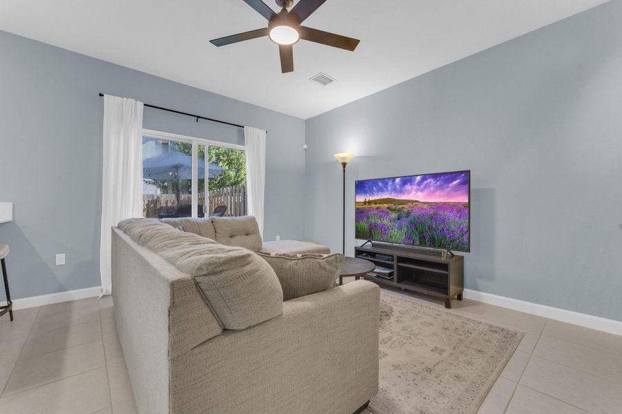 Furnished interior view inside a new home in , Coral Springs (Image 17).