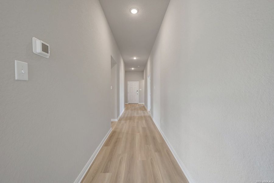 Spacious, unfurnished interior of a new home in Chaparral Ranch, Floresville (Image 20).