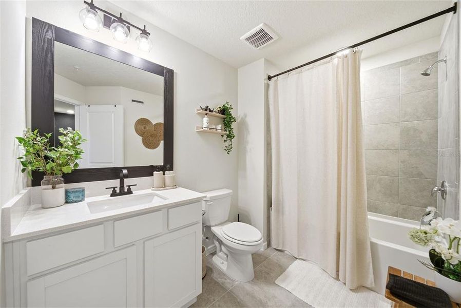 Furnished interior view inside a new home in , Winter Park (Image 13).