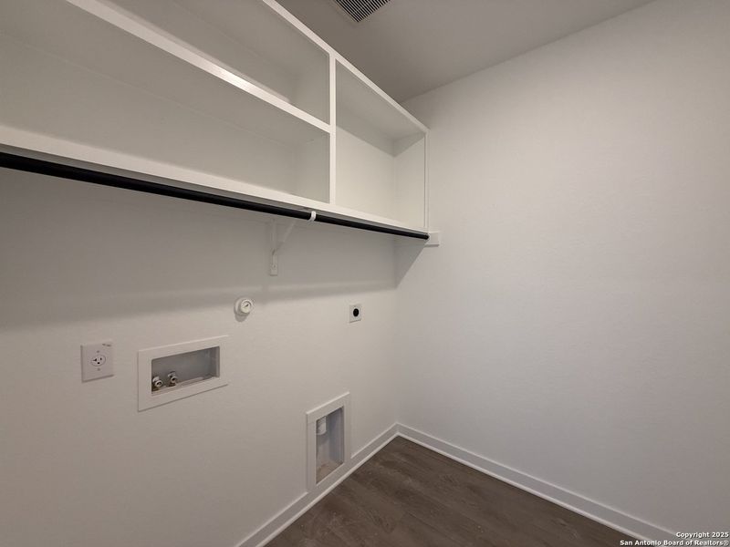 Spacious, unfurnished interior of a new home in The Preserve at the Wilder, Adkins (Image 20).