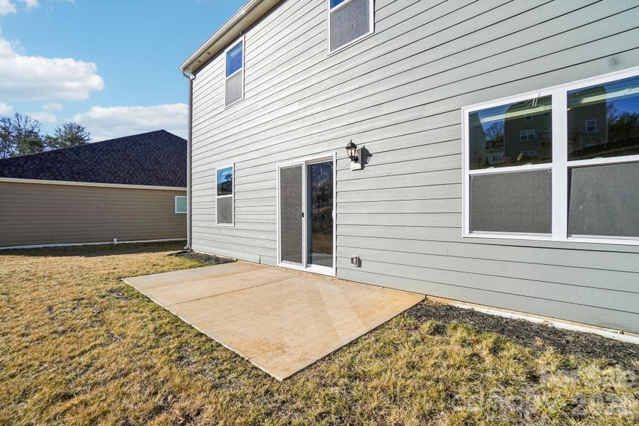 Exterior details and patio area of a home in Rydele Heights, Asheville (Image 21).