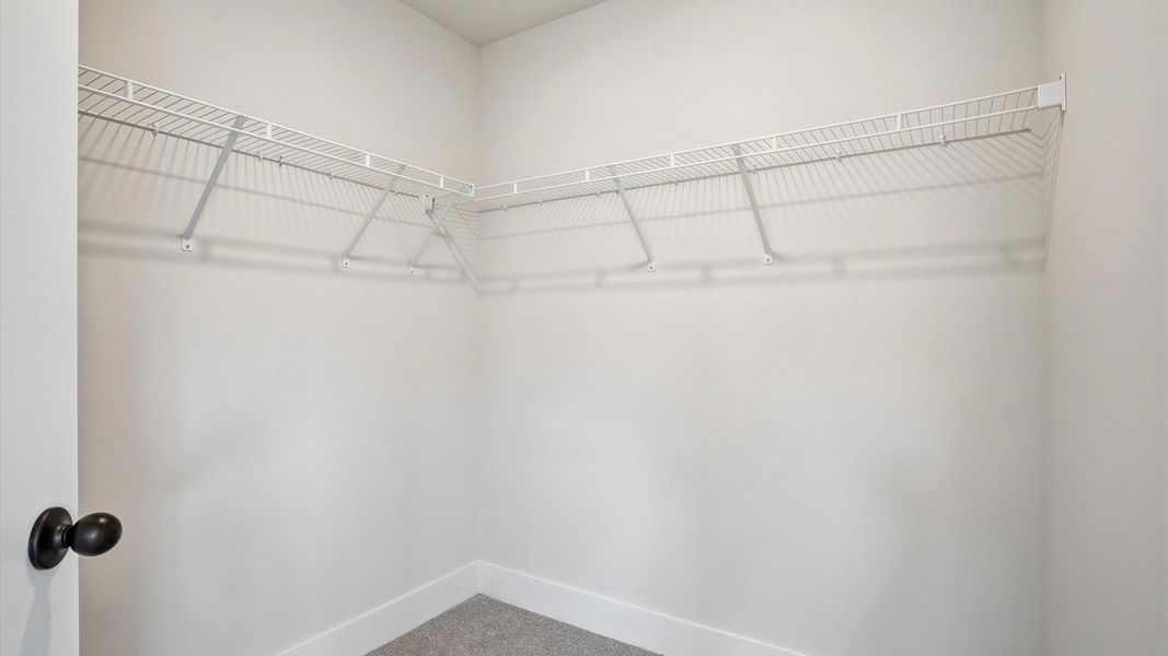 Walk-in Closet Walk-in Closet