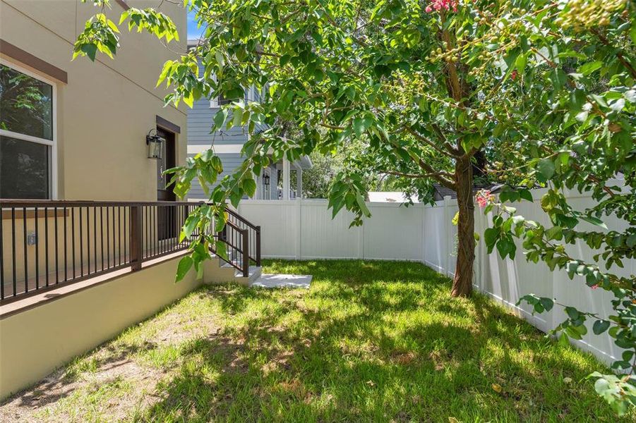 Exterior details and patio area of a home in , Tampa (Image 25).