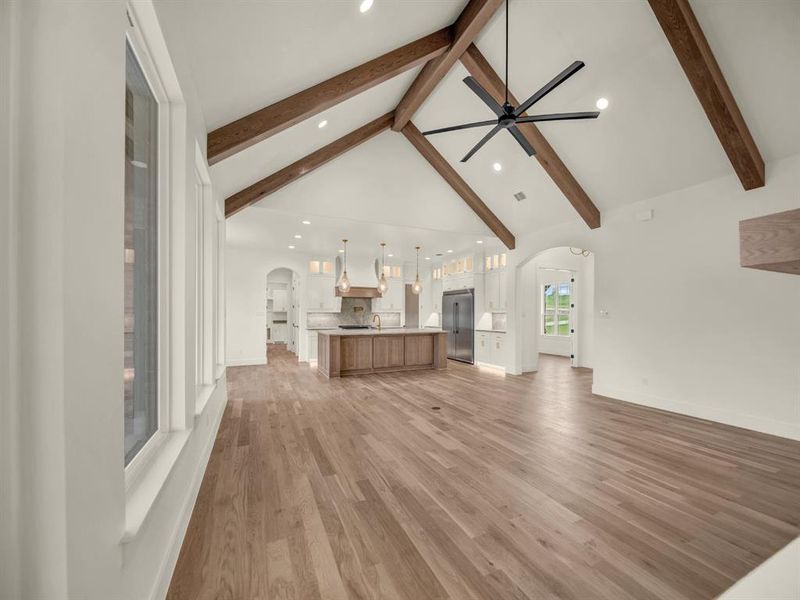 Spacious, unfurnished interior of a new home in , Weatherford (Image 24).