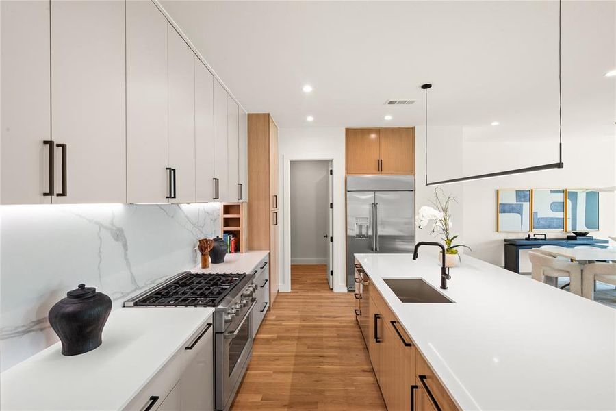 Furnished interior view inside a new home in , Dallas (Image 12).