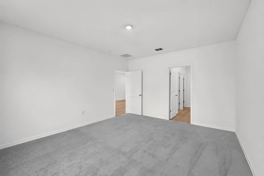 Spacious, unfurnished interior of a new home in Coopers Meadow, Jacksonville (Image 16).