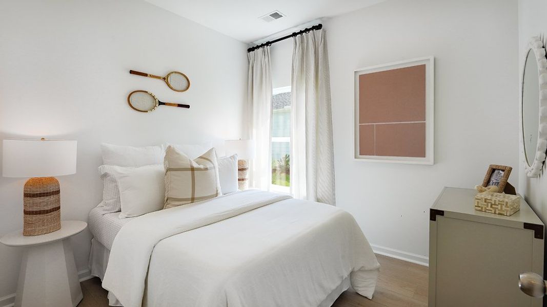 1429 Drake Bed2 F1 Base2