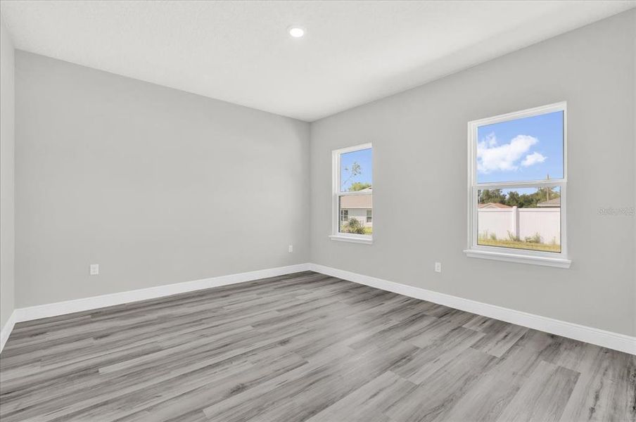 Spacious, unfurnished interior of a new home in , Ocala (Image 32).