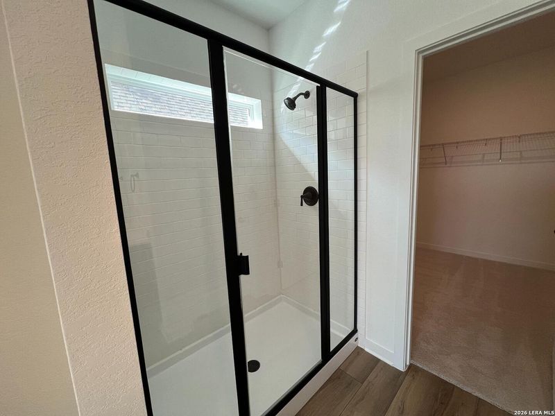 Close-up of interior finishes inside a home in Nopal Valley, San Antonio (Image 15).