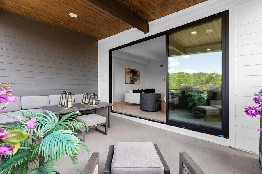 Exterior details and patio area of a home in Sunridge, Austin (Image 23).