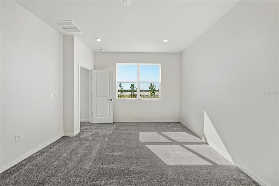 Spacious, unfurnished interior of a new home in , Punta Gorda (Image 22).