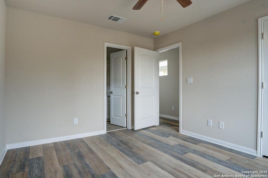 Spacious, unfurnished interior of a new home in , San Antonio (Image 25).