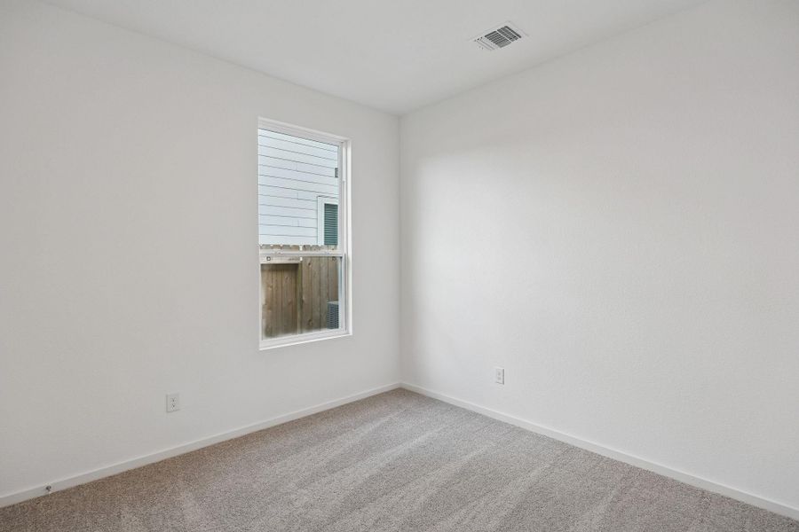 Spacious, unfurnished interior of a new home in Stokesbury, Waller (Image 27).