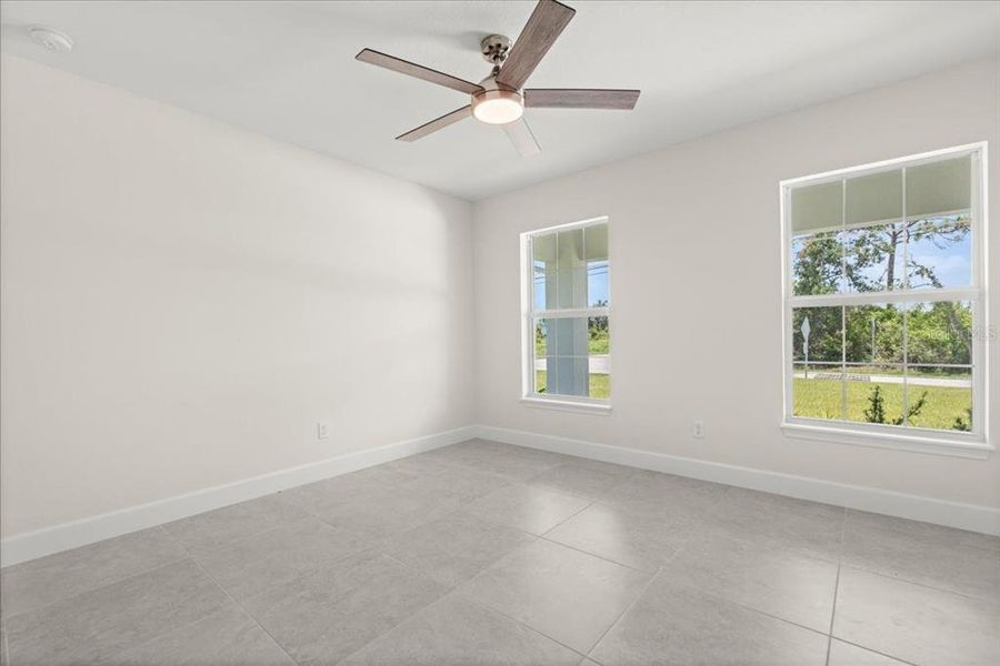 Spacious, unfurnished interior of a new home in , Englewood (Image 15).