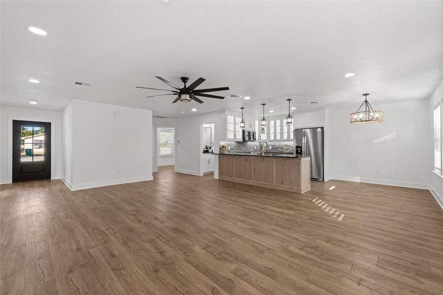 Spacious, unfurnished interior of a new home in , McGregor (Image 13).