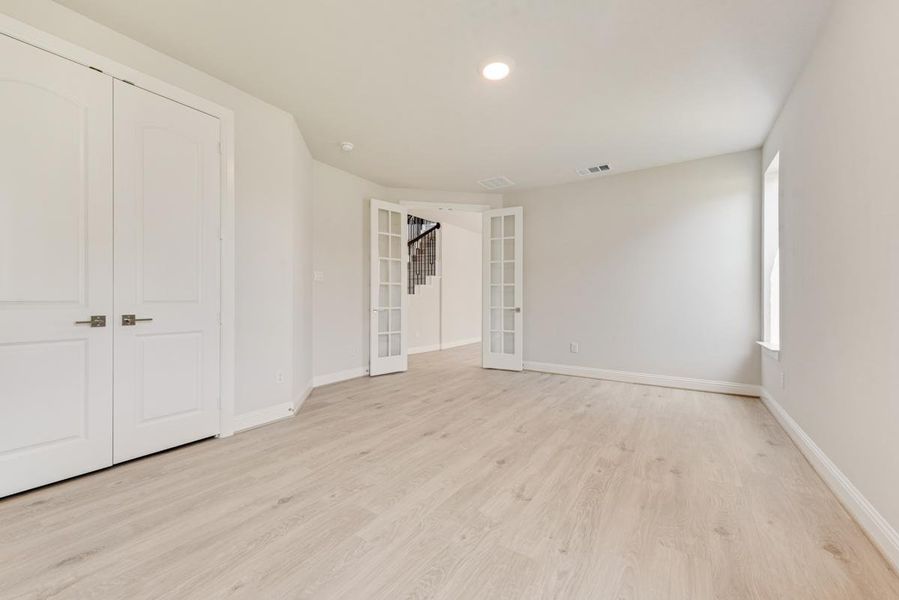Spacious, unfurnished interior of a new home in South Pointe, Mansfield (Image 32). Spacious, unfurnished interior of a new home in South Pointe, Mansfield (Image 32).
