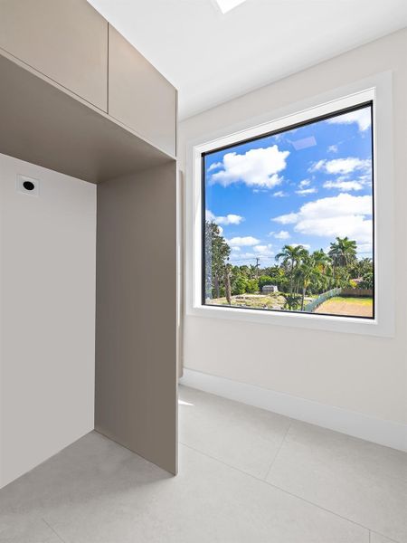 Spacious, unfurnished interior of a new home in , Fort Lauderdale (Image 23). Spacious, unfurnished interior of a new home in , Fort Lauderdale (Image 23).