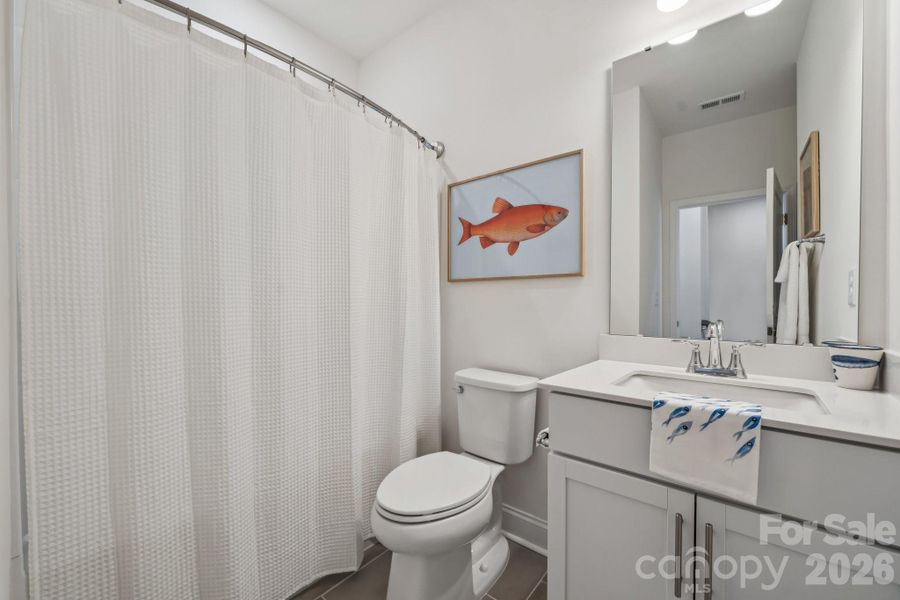 guest bath for bedrooms 2 and 3