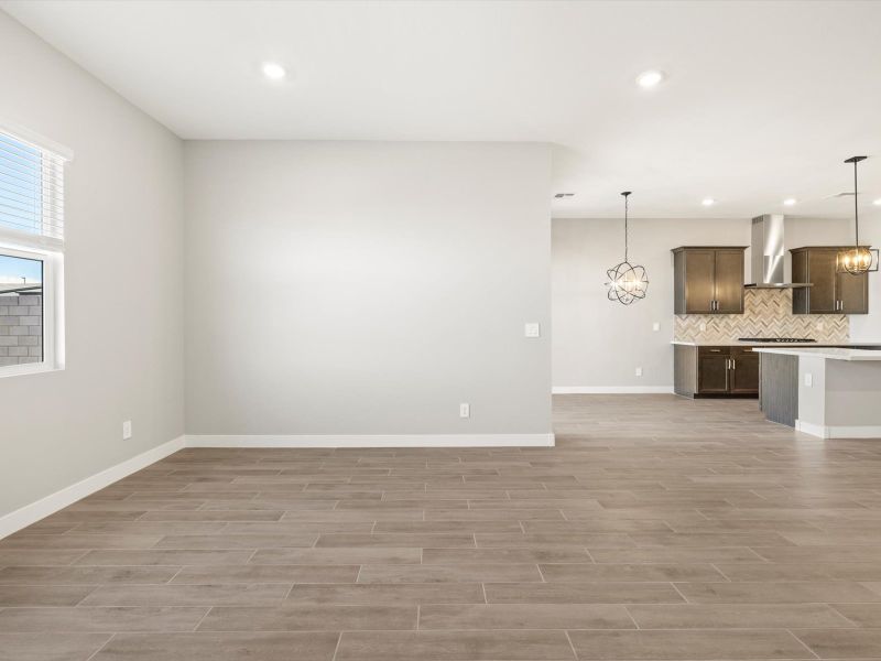 Spacious, unfurnished interior of a new home in White Tank Foothills Reserve Series, Waddell (Image 12).