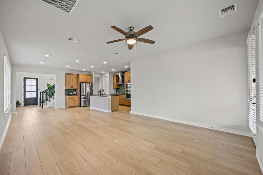 Spacious, unfurnished interior of a new home in , Buda (Image 23).