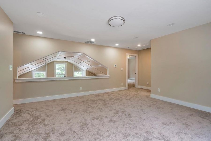 Spacious, unfurnished interior of a new home in , Lula (Image 23).