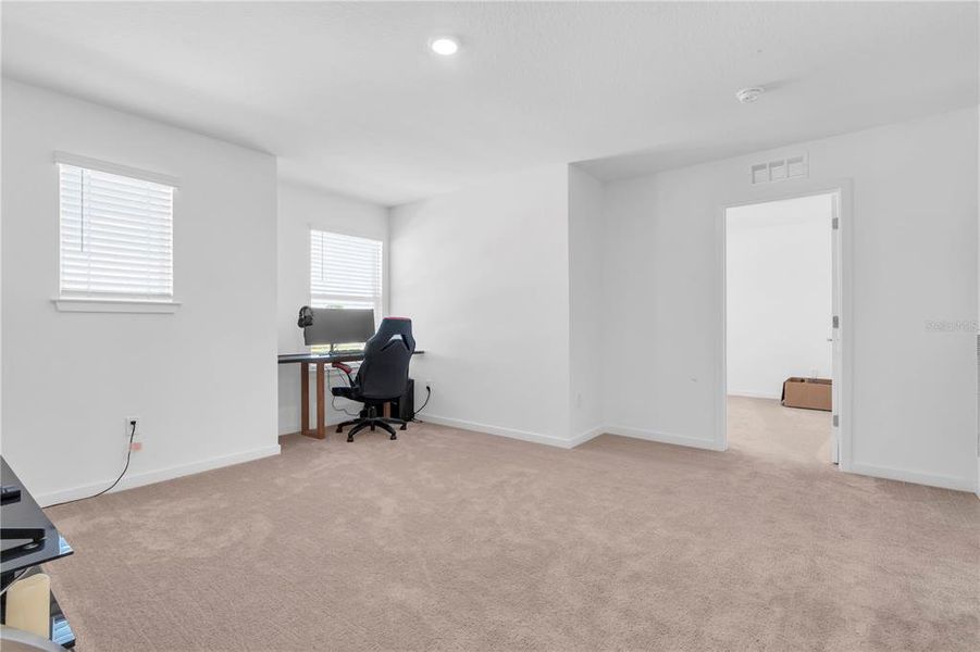 Spacious, unfurnished interior of a new home in Valleybrook, Spring Hill (Image 23).