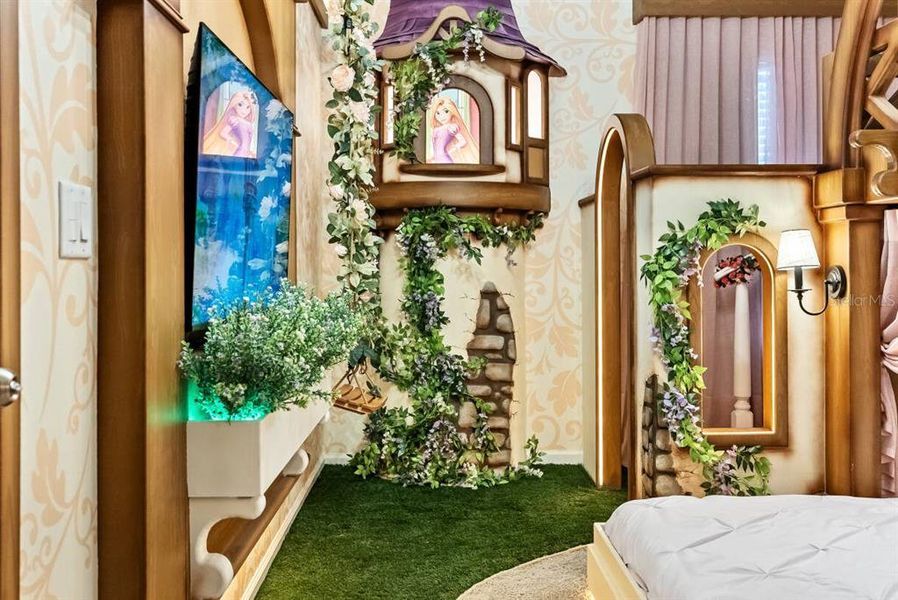 Image 52 of a home in .