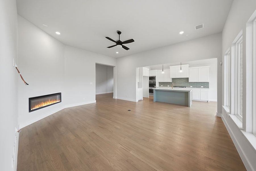 Spacious, unfurnished interior of a new home in The Homestead - 62', Rockwall (Image 31). Spacious, unfurnished interior of a new home in The Homestead - 62', Rockwall (Image 31).