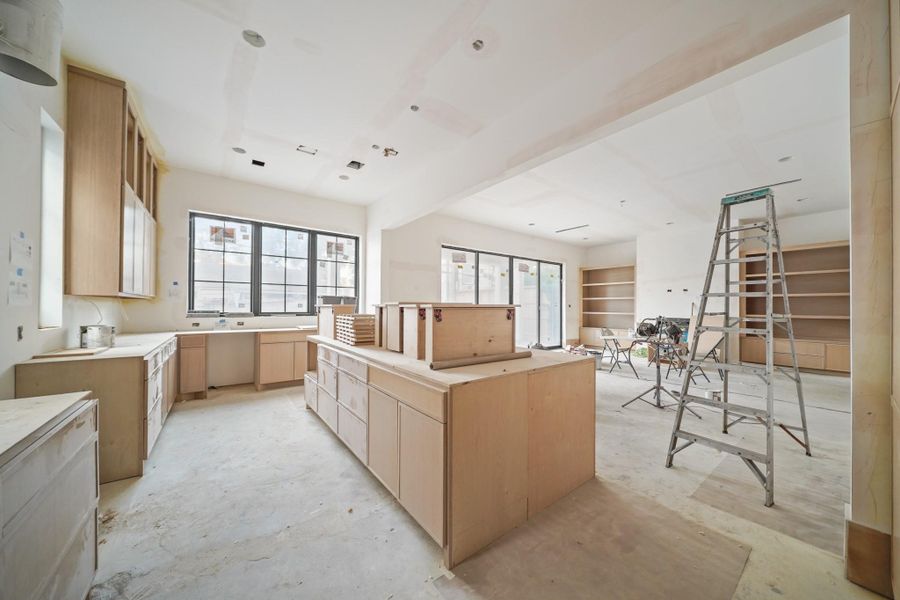 Natural light floods in from the north-facing windows!