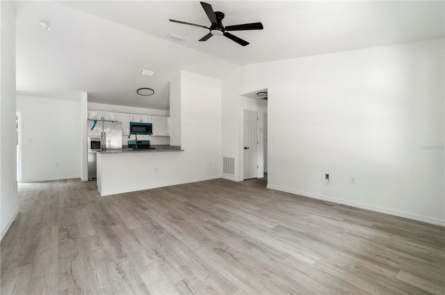 Spacious, unfurnished interior of a new home in , Summerfield (Image 4).
