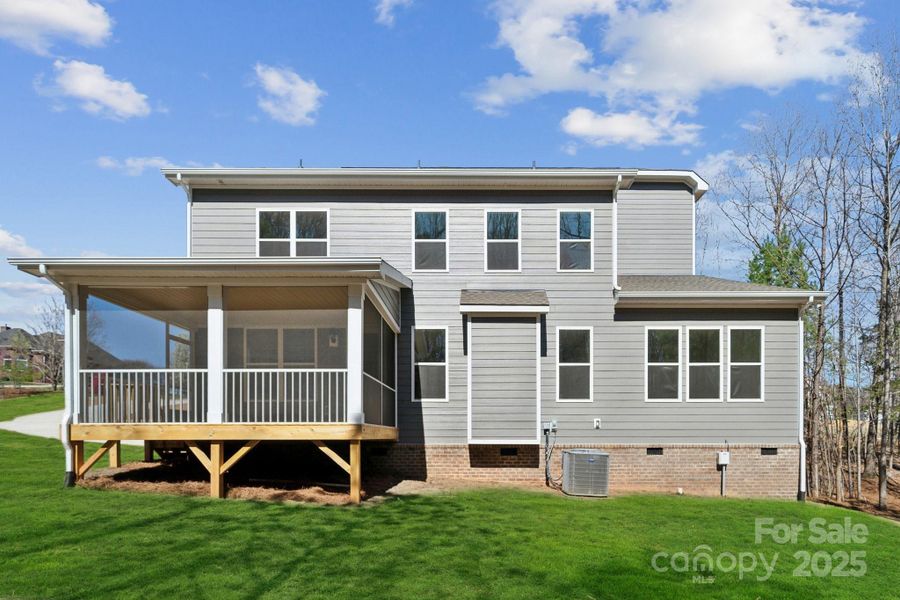 Exterior details of a home in Cobblestone, Denver (Image 3).
