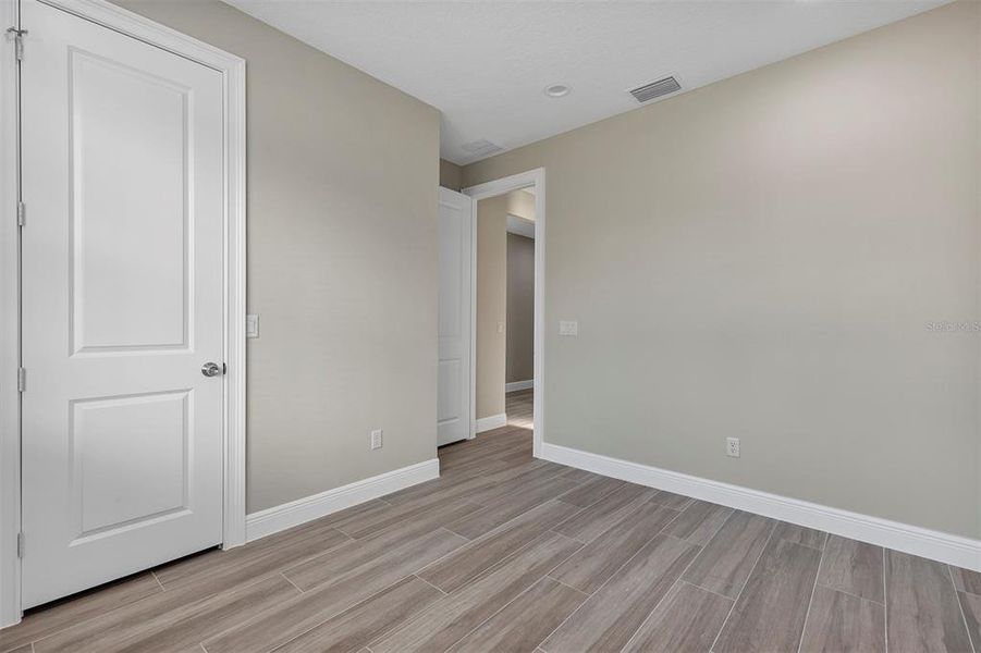 Spacious, unfurnished interior of a new home in , Summerfield (Image 21).