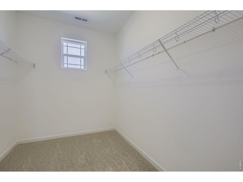 Spacious, unfurnished interior of a new home in Country Club Reserve, Fort Collins (Image 21).