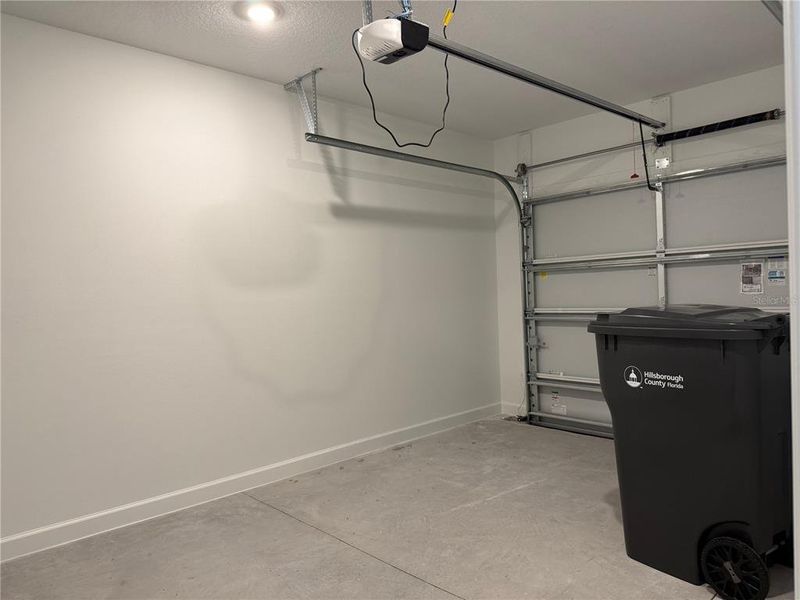 Spacious, unfurnished interior of a new home in , Tampa (Image 21).