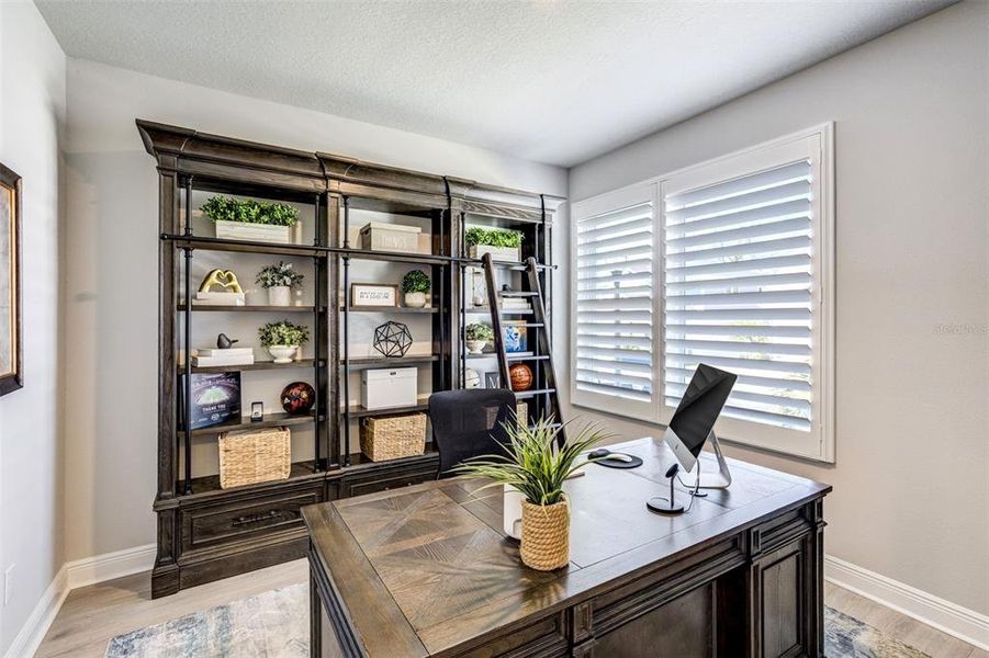 Furnished interior view inside a new home in , Tarpon Springs (Image 25).