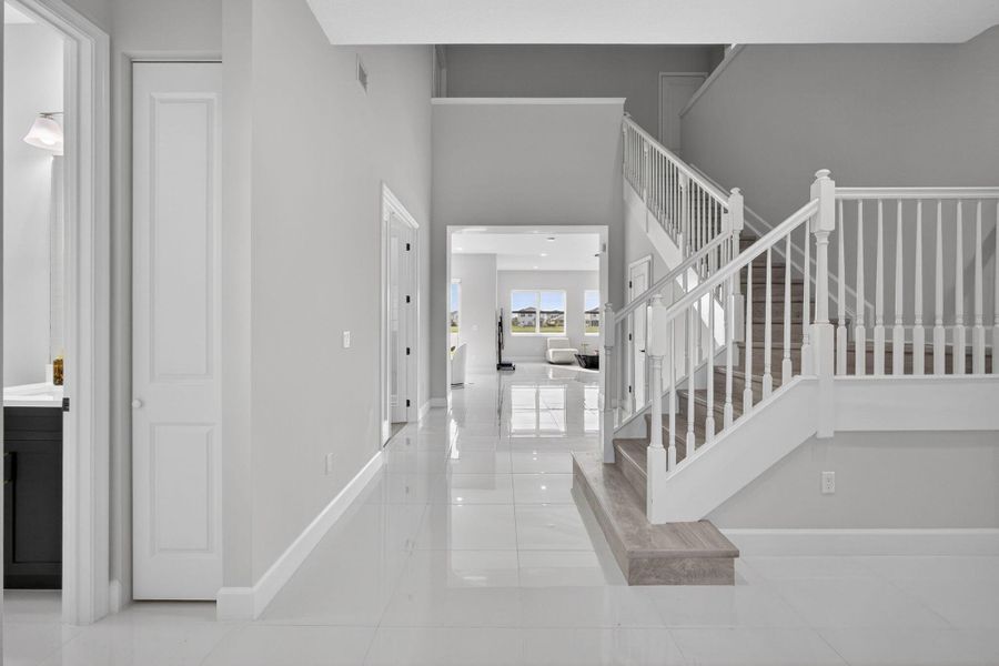 Spacious, unfurnished interior of a new home in , Westlake (Image 35).
