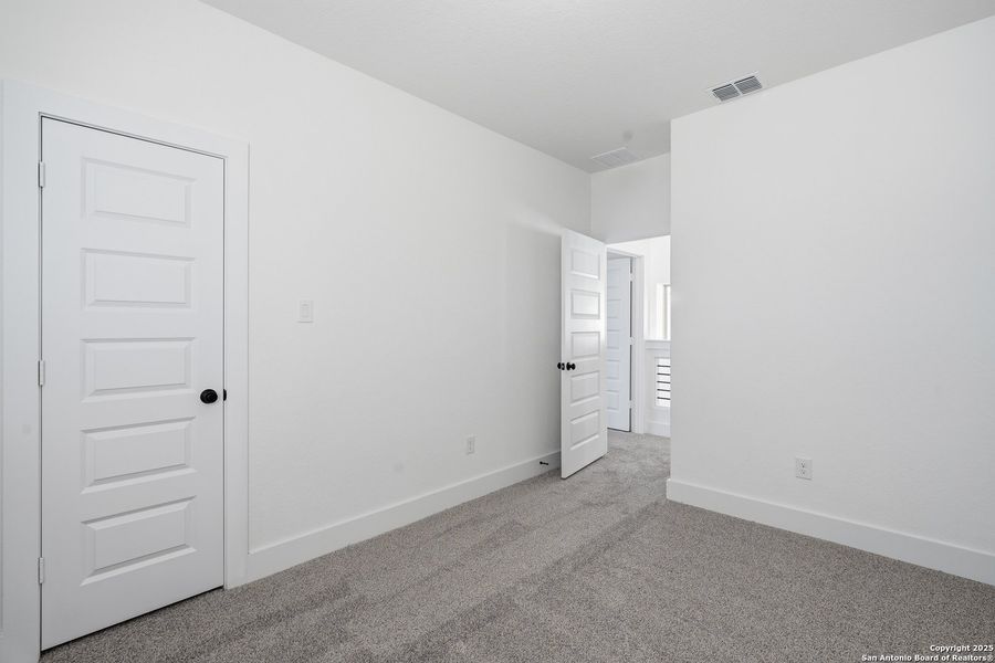 Spacious, unfurnished interior of a new home in Stillwater Ranch, San Antonio (Image 37). Spacious, unfurnished interior of a new home in Stillwater Ranch, San Antonio (Image 37).