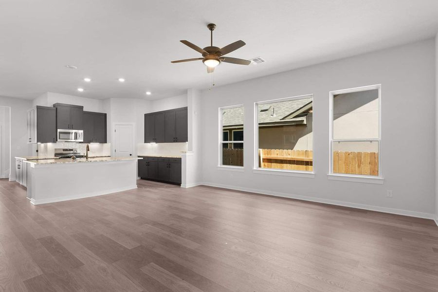 Spacious, unfurnished interior of a new home in Nolina, Georgetown (Image 36).
