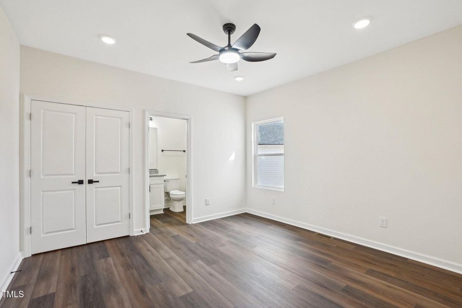 7-web-or-mls-Gilmer St-007 7-web-or-mls-Gilmer St-007