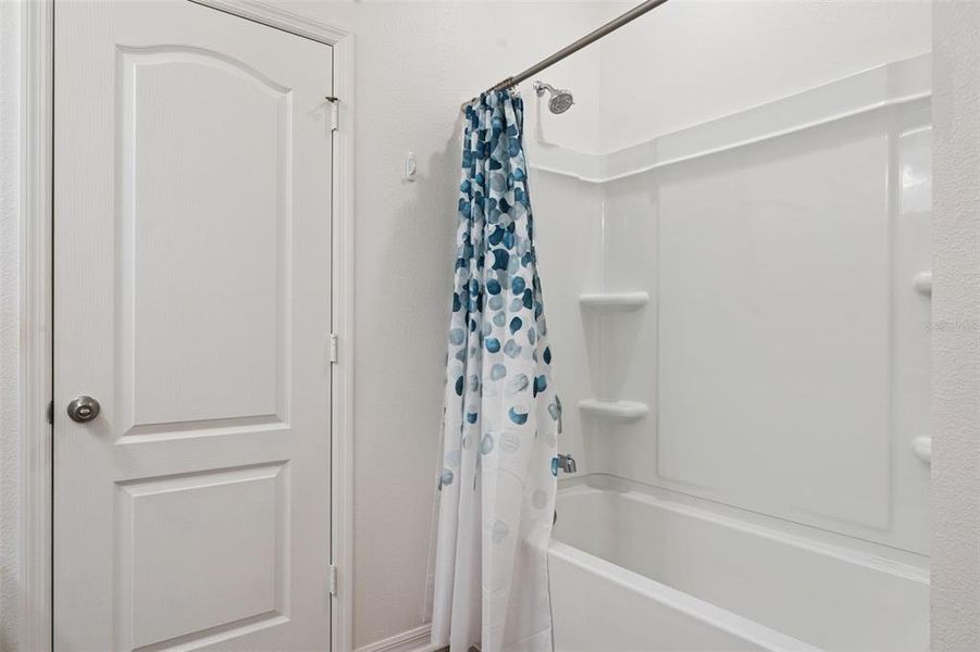 Furnished interior view inside a new home in , Mascotte (Image 45).