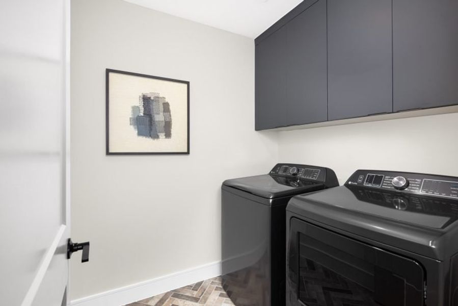 Close-up of interior finishes inside a home in Linkside Las Colinas, Irving (Image 18).